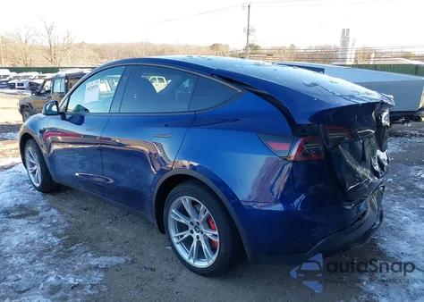 2024 Tesla Model Y Rwd z USA, uszkodzony, nr VIN 7SAYGDED4RF046479